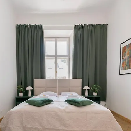 Studencka Street, Next To Planty Park Апартаменты