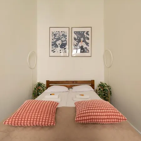 Apartment Studencka Street, Next To Planty Park *