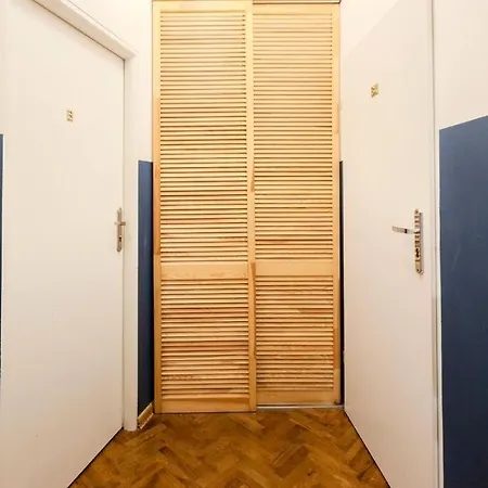 Studencka Street, Next To Planty Park * Cracóvia